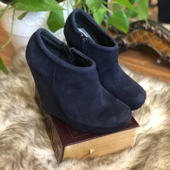 Trouve Blue Suede Platform Wedge Booties size 6 - Picture 9 of 13